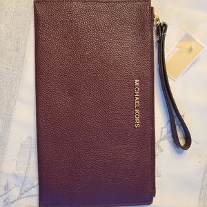 Michael Kors wristlet